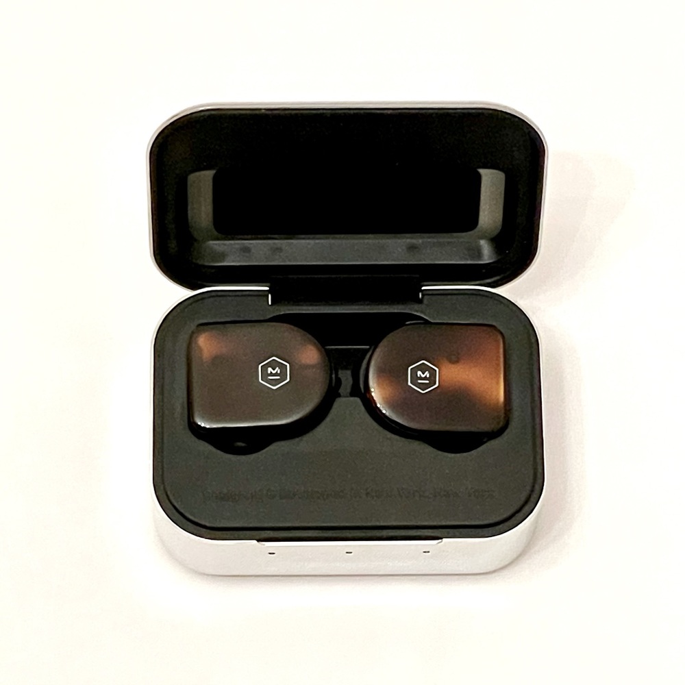 Master & Dynamic MW07 Tortoise Shell True Wireless Earphones